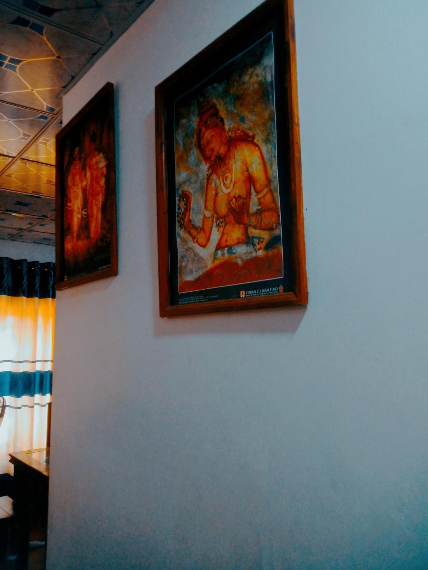 Impress Holiday Home Anuradhapura Phòng bức ảnh